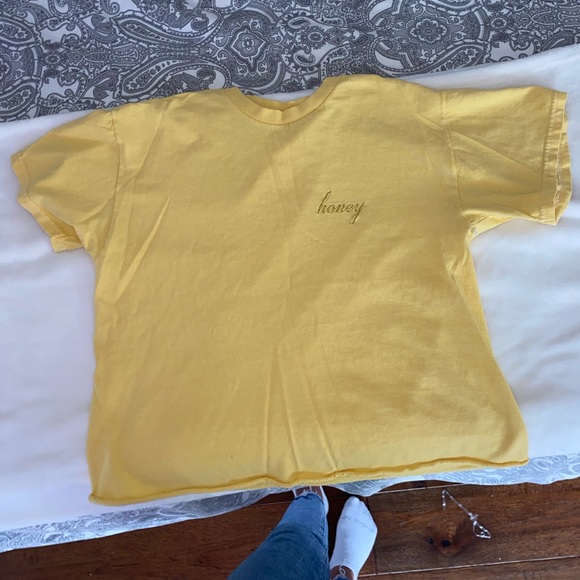 Brandy Melville Honey Yellow Shirt - Picture 4 of 5